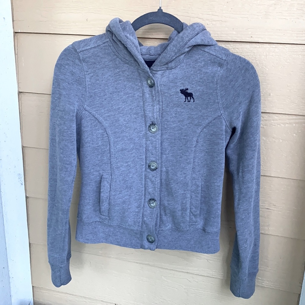 Abercrombie Kids girl button up gray hoodie.It is lined w pockets, size XL.